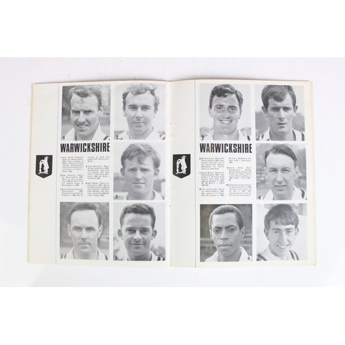 632 - Cricket Programmes - 15 Gillette Cup Final programmes to include 1964 and 1967-1980, features a few ... 