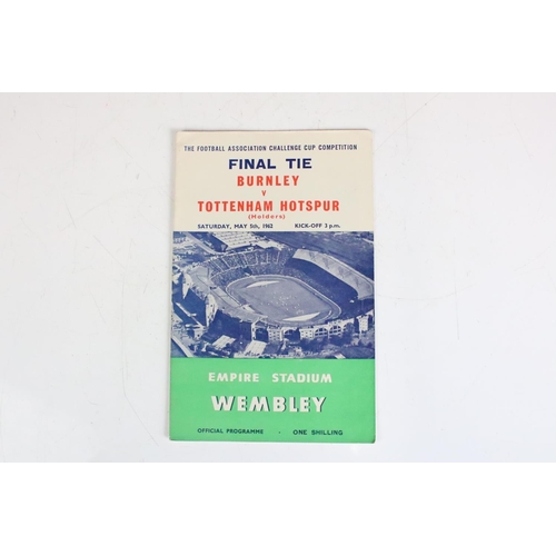 634 - Football Programmes - A run of 10 FA Cup Final programmes from 1960 to 1969, overall condition vg wi... 