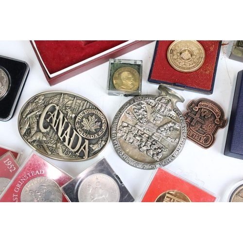 270 - A collection of mixed coins and medallions to include fine silver proof examples together with a sma... 