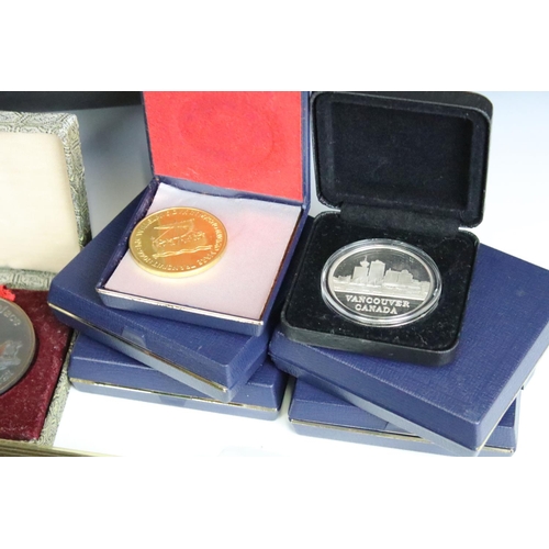 270 - A collection of mixed coins and medallions to include fine silver proof examples together with a sma... 