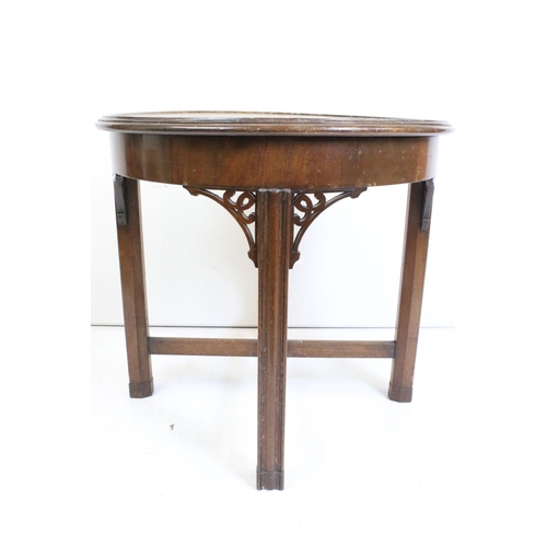 476 - Circular Mahogany Lamp Table in George III manner, 56cm diameter x 53cm high