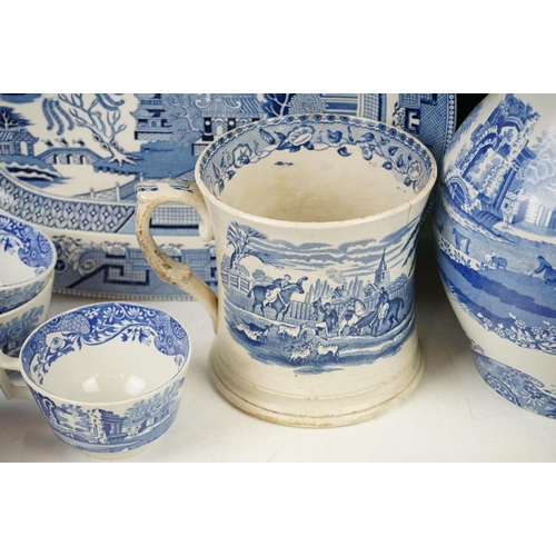 24 - Spode & Copeland Spode Italian Pattern - Five teacups, 9 saucers, water jug, large jug vase (approx ... 