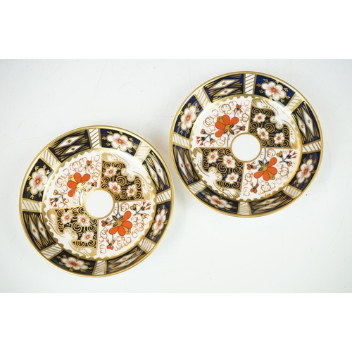 59 - Two 19th century New Hall porcelain tea bowls with hand painted floral decoration (approx 8.5cm and ... 