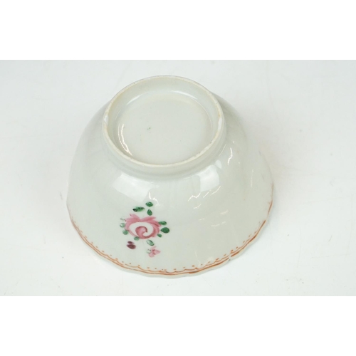 59 - Two 19th century New Hall porcelain tea bowls with hand painted floral decoration (approx 8.5cm and ... 