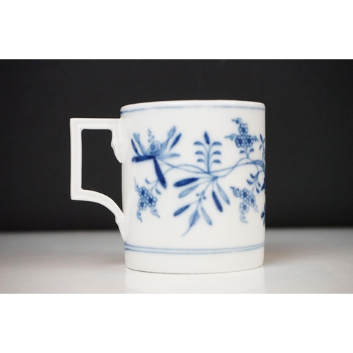 61 - Meissen blue & white tankard decorated with a tree with blossoming branches (approx 8.5cm high); plu... 