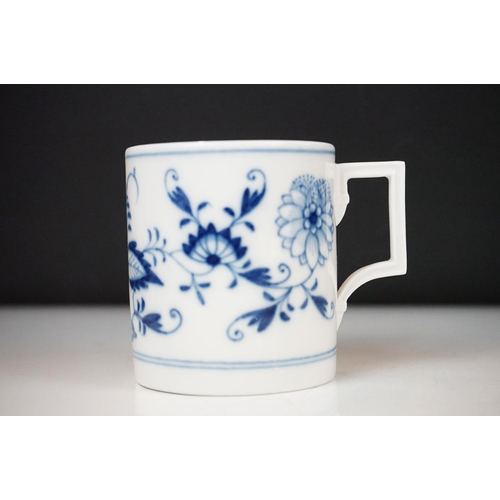 61 - Meissen blue & white tankard decorated with a tree with blossoming branches (approx 8.5cm high); plu... 