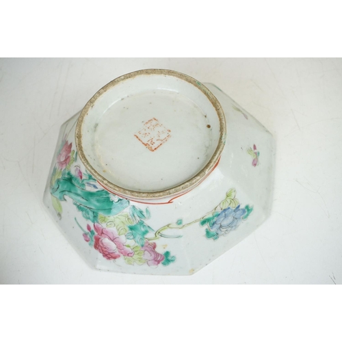 71 - Oriental ceramics - A Chinese Famille Rose hexagonal footed dish with seal mark to base (approx 17.5... 