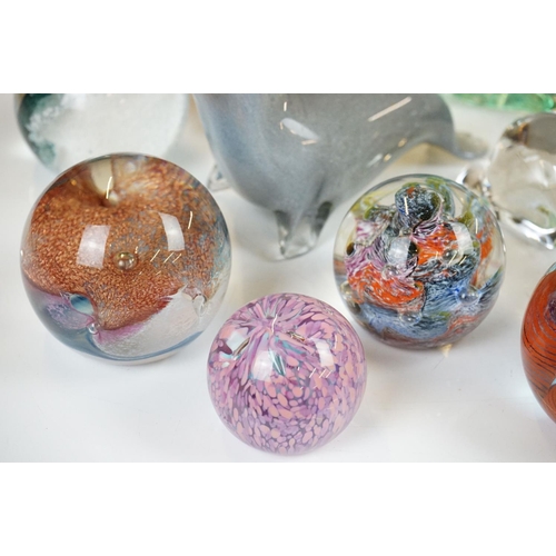 75 - Collection of 20 glass paperweights to include 12 x Caithness (No. 637 Tropicana (boxed), Illusion (... 