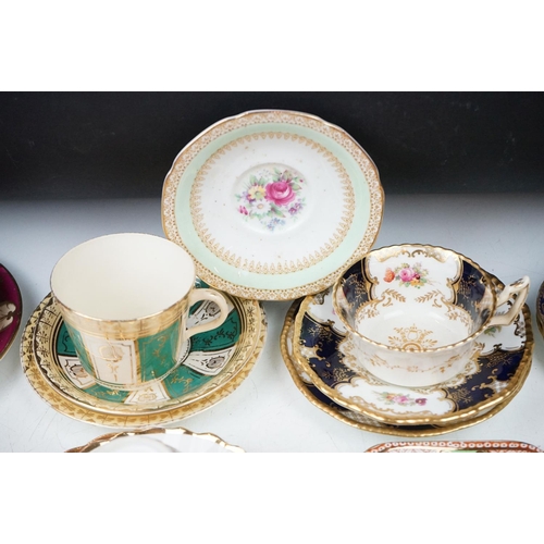 80 - Collection of 19th century onwards cups & saucers to include a Coalport cobalt blue 'Batwing' trio (... 