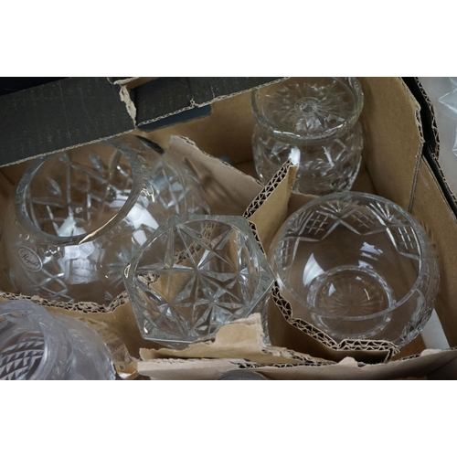 84 - Collection of 20th century glassware to include cut glass, featuring Tipperary Crystal (vases, 2 x s... 