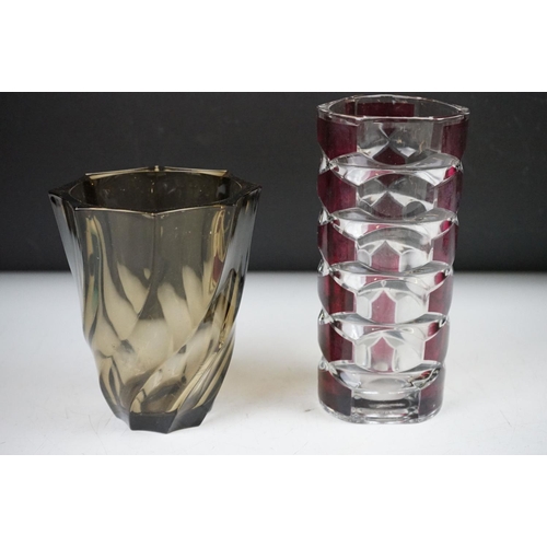 96 - 9 items of 20th century glassware to include a red Murano 'splash' dish (25.5cm wide), glass fish as... 