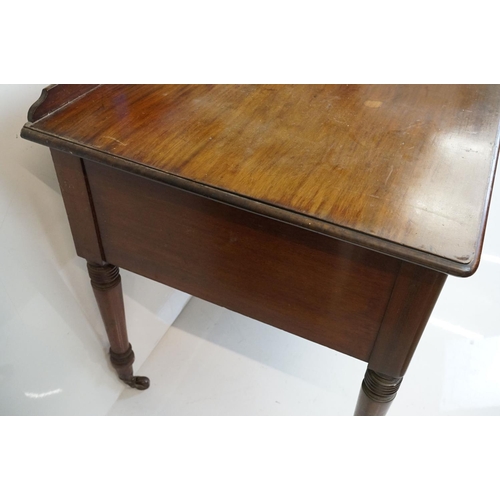 475 - 19th century Mahogany Writing Desk with an arrangement of four drawers flanking a central kneehole r... 