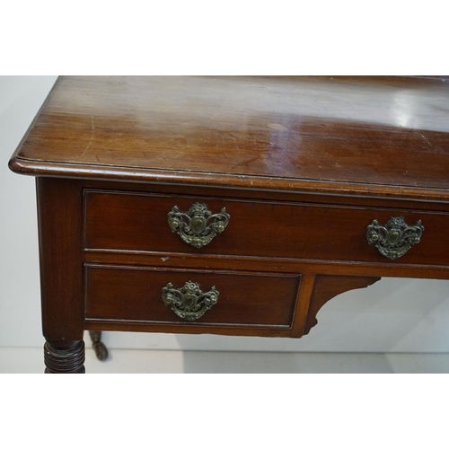 475 - 19th century Mahogany Writing Desk with an arrangement of four drawers flanking a central kneehole r... 