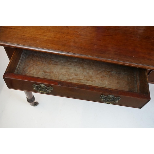 475 - 19th century Mahogany Writing Desk with an arrangement of four drawers flanking a central kneehole r... 