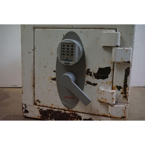 522 - Phoenix Castille 6 Series Electronic Safe, with code, 44cm wide x 46cm deep x 44cm high