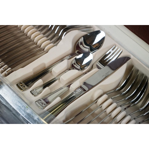 319 - A Prima 'Catherine' cutlery set within diplomat case.