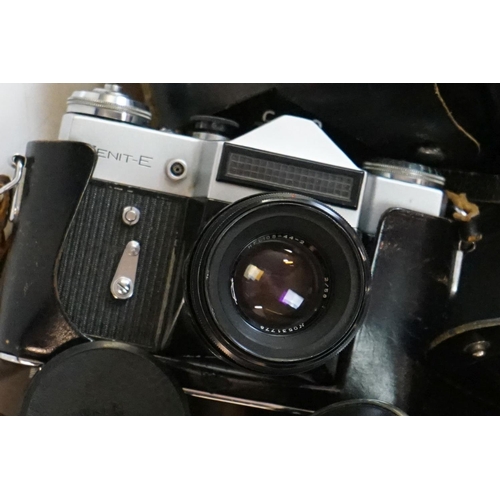 334 - A large collection of mixed photographic equipment and cameras to include Digital, Polaroid and 35mm... 