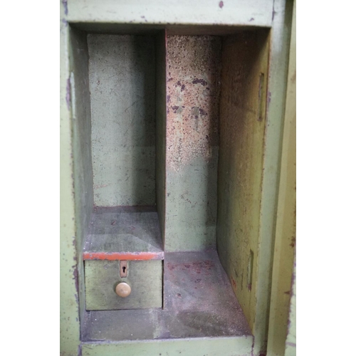 455 - Victorian Bent Steel ' Fred Baxter, Birmingham ' Safe, with single door opening to a fitted compartm... 