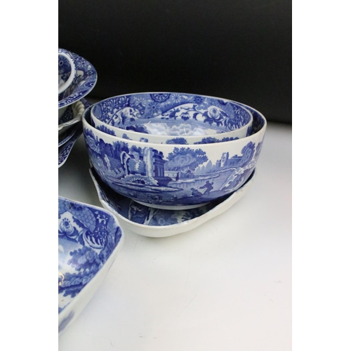 114 - Copeland Spode & Spode Italian pattern blue & white ceramics, 18 pieces, to include a Biscuit barrel... 