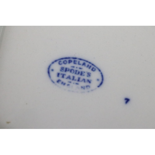 114 - Copeland Spode & Spode Italian pattern blue & white ceramics, 18 pieces, to include a Biscuit barrel... 