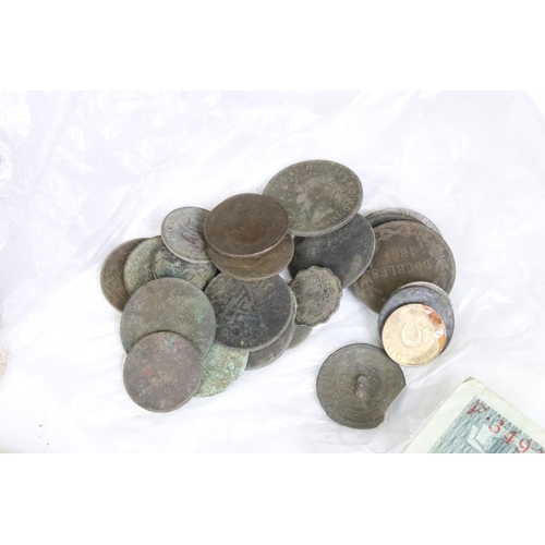 280 - A box of mixed collectables to include Banknotes, coins , pocket watches, tokens.....etc.