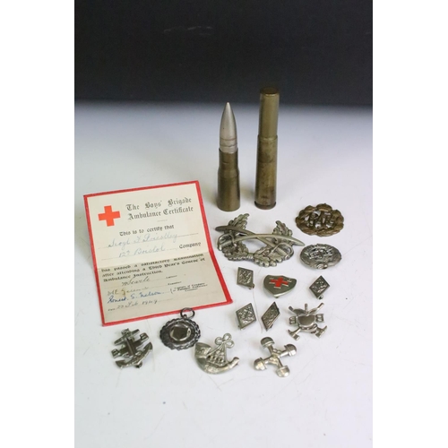 287 - Military items including badges, boys brigade etc.