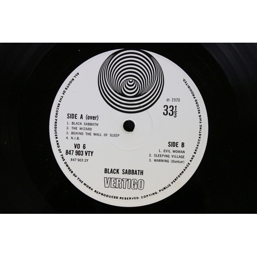 102 - Vinyl - Black Sabbath self titled on Vertigo Records VO6. Large Vertigo swirl. Gatefold sleeve VG+, ... 