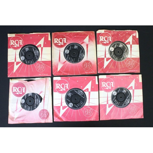 201 - Vinyl - Over 150 Elvis Presley UK pressing 7” singles on the RCA silver / black labels, including ma... 