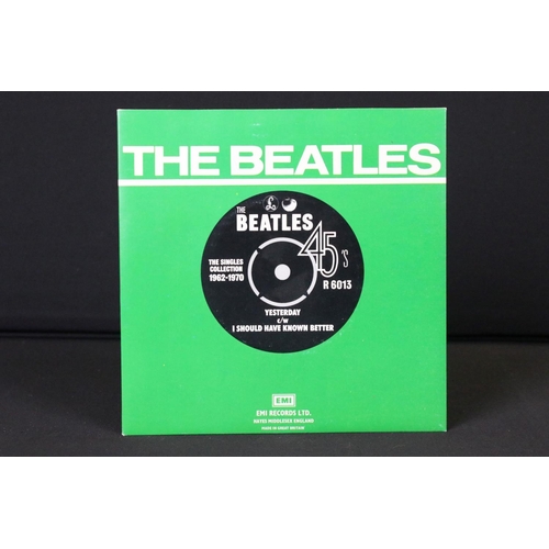 93 - Vinyl - The Beatles The Singles Collection 1962 - 1970. Original UK 1976 22 7” singles promo yellow ... 