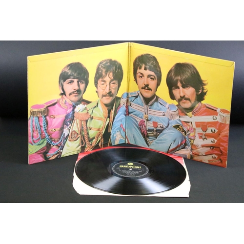 264 - Vinyl - 4 albums to include 3 albums by The Beatles, Sgt. Pepper’s Lonely Hearts Club Band (Mono 1st... 