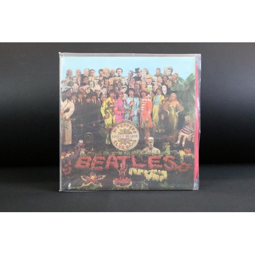 258 - Vinyl - 6 The Beatles / John Lennon LPs to include Sgt Pepper (original mono, wide spine, flame inne... 