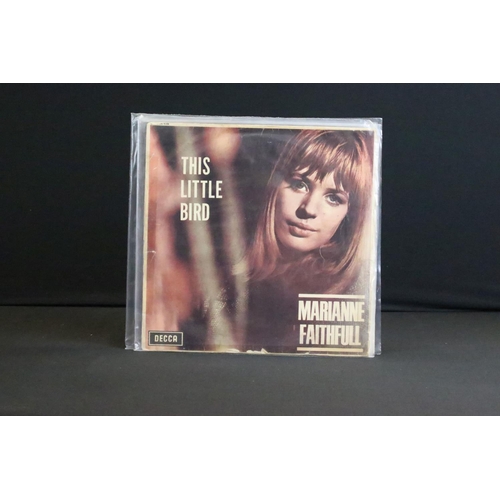 187 - Vinyl - 31 LPs by female artists to include Marianne Faithful x 2, Mary Hopkin (2 on Apple), Jackie ... 