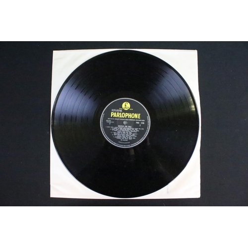 324 - Vinyl - The Beatles Beatles For Sale LP (PMC 1240) 'Sold In UK and The Parlophone Co Ltd to rim of l... 