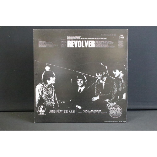 348 - Vinyl - 16 The Beatles LPs to include Please Please Me, Revolver, Abbey Road, Oldies, Help!, With Th... 