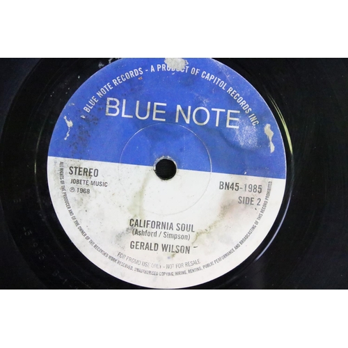 484 - Vinyl - 4 UK pressing singles on Blue Note Records to include: Baby Hutcherson / Gerald Wilson - 3 c... 