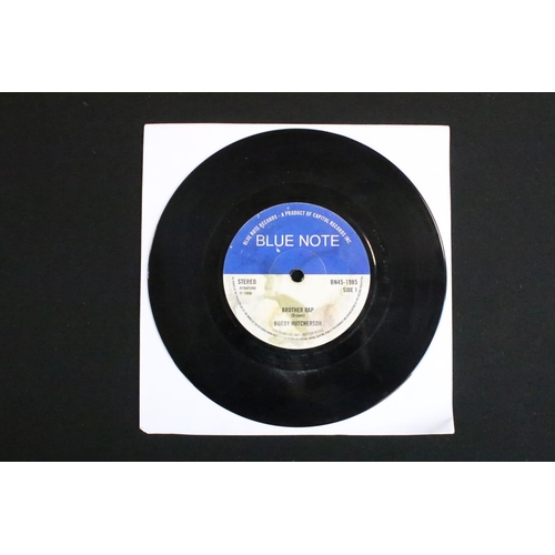 484 - Vinyl - 4 UK pressing singles on Blue Note Records to include: Baby Hutcherson / Gerald Wilson - 3 c... 