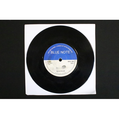 484 - Vinyl - 4 UK pressing singles on Blue Note Records to include: Baby Hutcherson / Gerald Wilson - 3 c... 