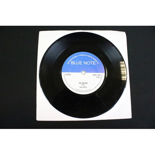 484 - Vinyl - 4 UK pressing singles on Blue Note Records to include: Baby Hutcherson / Gerald Wilson - 3 c... 