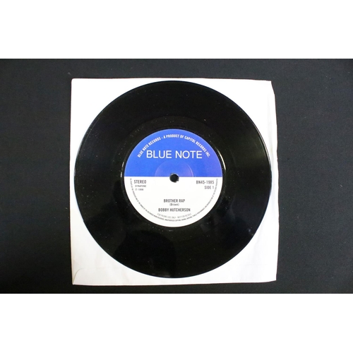 484 - Vinyl - 4 UK pressing singles on Blue Note Records to include: Baby Hutcherson / Gerald Wilson - 3 c... 