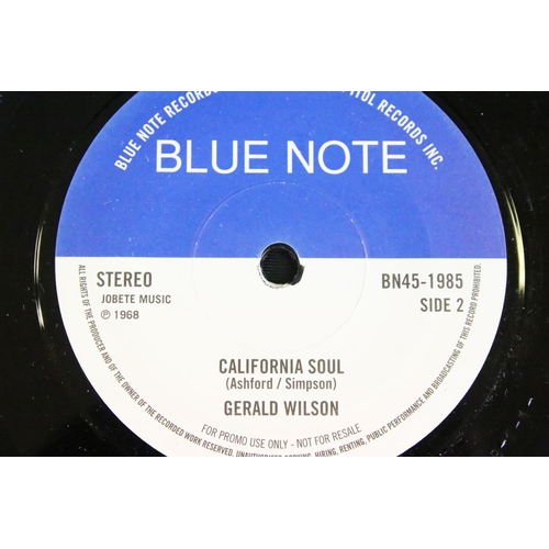 484 - Vinyl - 4 UK pressing singles on Blue Note Records to include: Baby Hutcherson / Gerald Wilson - 3 c... 