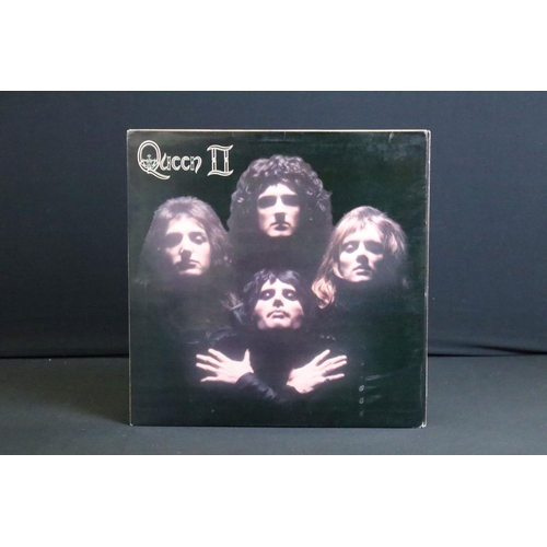 416 - Vinyl - 16 Queen LPs including self titled, Queen II x 2, Sheer Heart Attack x 2, A Night At The Ppe... 