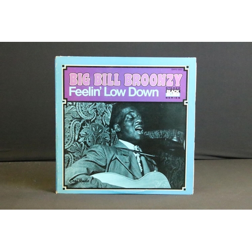 417 - Vinyl - 37 Blues and Jazz LPs, 1 box set to include Miles Davis, Big Bill Broonzy, Annie Ross, John ... 