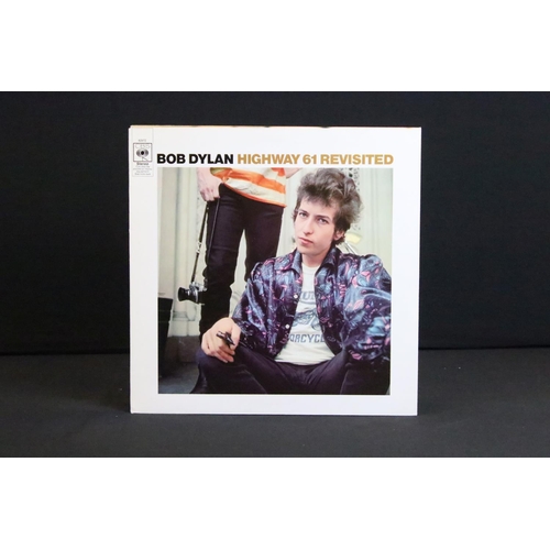 430 - Vinyl - Approx 30 Bob Dylan LPs spanning his career including Freewheelin', Another Side, The Times ... 