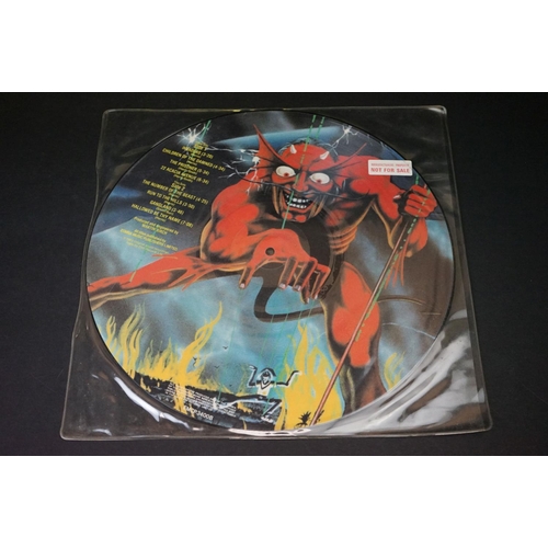 33 - Vinyl - 4 Iron Maiden picture discs / shaped discs to include: The Number Of The Beast (album P/D, f... 