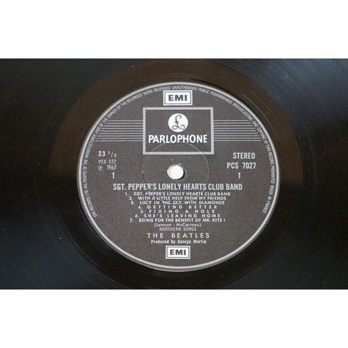 378 - Vinyl - 8 foreign pressings of The Beatles Sgt Pepper including France, Germany, Greece, Singapore. ... 