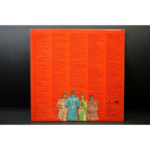 379 - Vinyl - 3 stereo copies of The Beatles Sgt Pepper (PCS 7027) rereleases.  All with inserts.  Vg