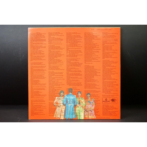 379 - Vinyl - 3 stereo copies of The Beatles Sgt Pepper (PCS 7027) rereleases.  All with inserts.  Vg