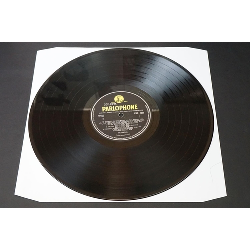 393 - Vinyl - The Beatles Help! (PMC 1255).  The Gramophone Co Ltd and Sold In UK to label, 542 2 / 550 2 ... 