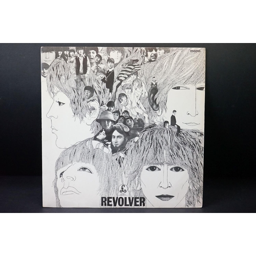 395 - Vinyl - 2 copies of The Beatles Revolver (PMC 7009 / PCS 7009) mono/stereo.  The Gramophone Co Ltd a... 