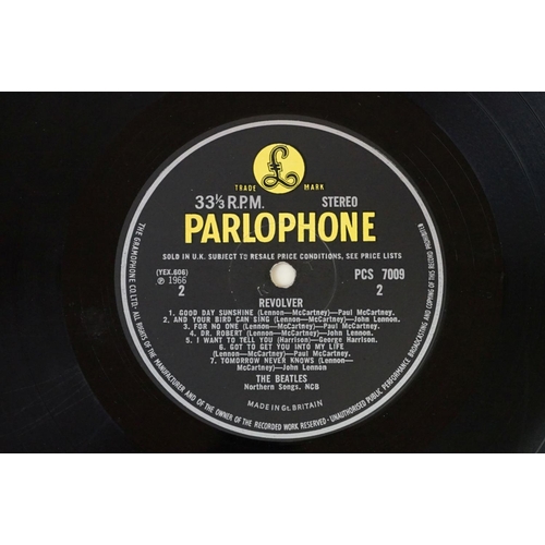 395 - Vinyl - 2 copies of The Beatles Revolver (PMC 7009 / PCS 7009) mono/stereo.  The Gramophone Co Ltd a... 